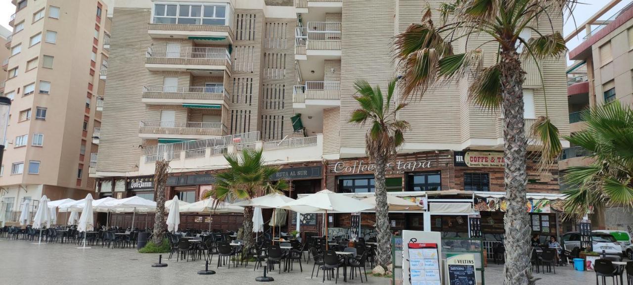 Cozy Studio Apartment Near The Beach Torrevieja Esterno foto